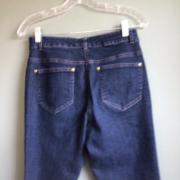 Ladies skinny stretch dark blue jeans. Sz 6 with 28.5” inseam - Picture 6 of 13